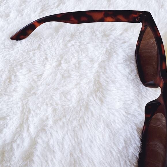 Luke Tortoise Brown Polycarbonate Sunglasses - Picture 5 of 13